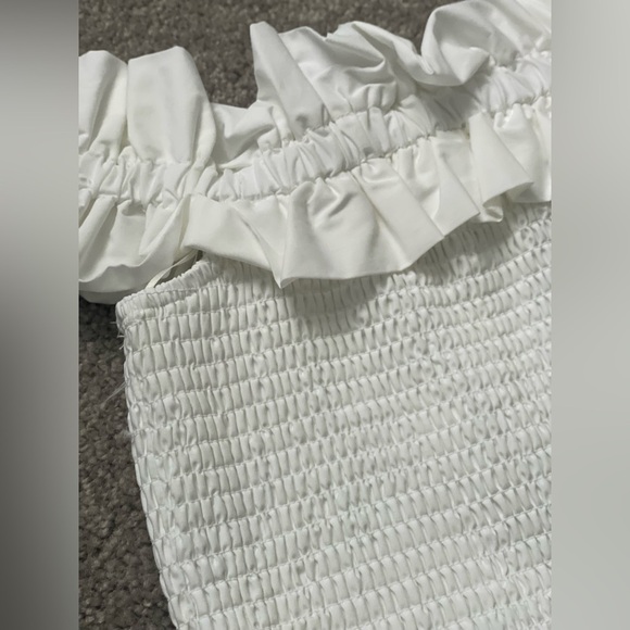 Brand new with tag White Off-Shoulder Ruffle shirred Top - Picture 10 of 10